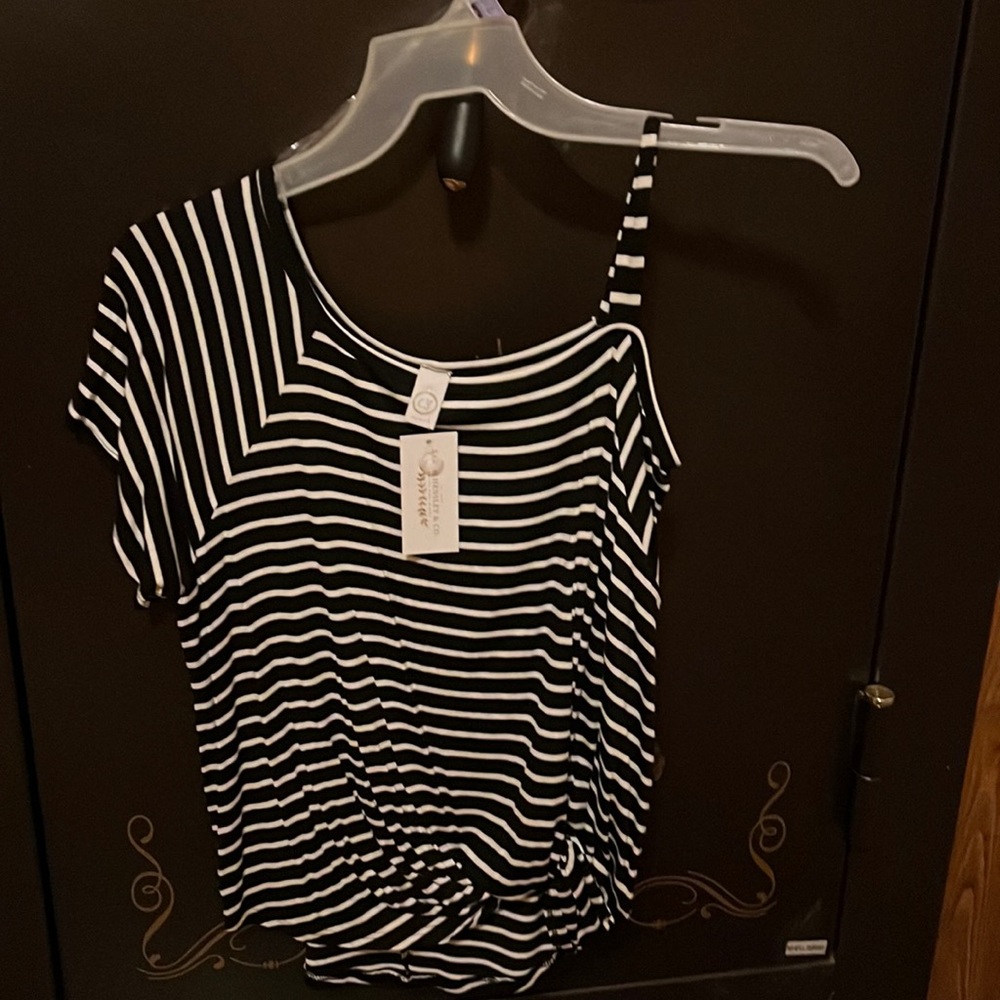 Women’s boutique top nwt size s